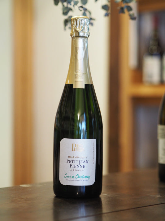 プチジャン ピエンヌ  Champagne Blanc de Blancs Extra Brut　ｼｬﾝﾊﾟｰﾆｭ ﾌﾞﾗﾝ ﾄﾞ ﾌﾞﾗﾝ ｴｸｽﾄﾗ ﾌﾞﾘｭｯﾄ　NV　白泡